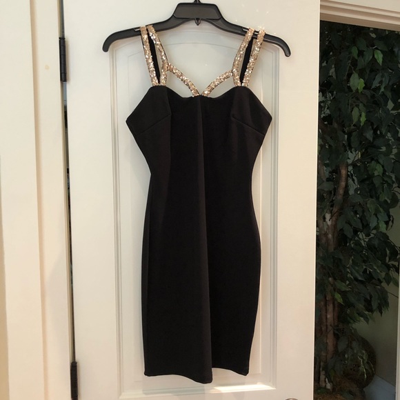 Dresses & Skirts - Black Bodycon Dress